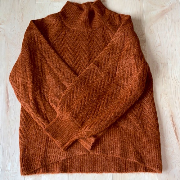 Abercrombie & Fitch Puff Sleeve Sweater - Picture 1 of 4